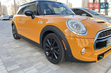 Хэтчбек MINI Hatch 2014 в Киеве