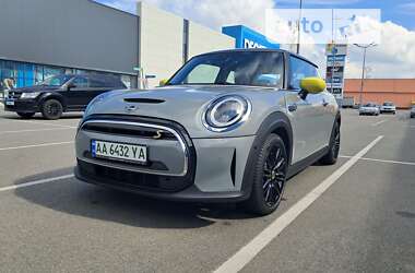 Хэтчбек MINI Hatch 2021 в Киеве