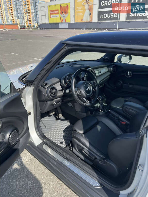 Хэтчбек MINI Hatch 2017 в Киеве фото 9 Хэтчбек MINI Hatch 2017 в Киеве