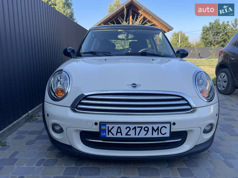 Хетчбек MINI Hatch 2012 в Переяславі