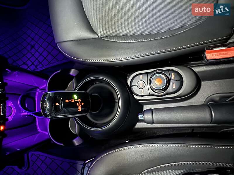 Хетчбек MINI Hatch 2021 в Києві