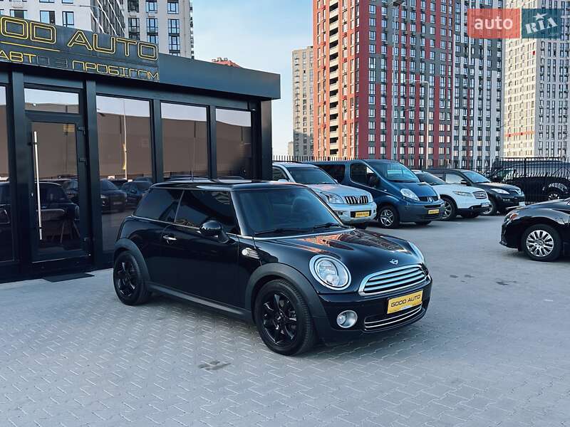 Хэтчбек MINI Hatch 2009 в Киеве