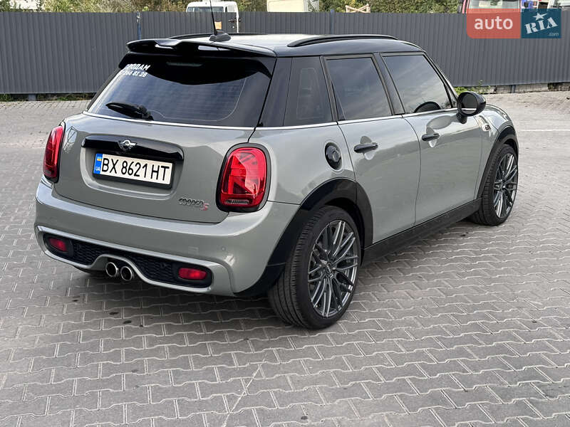 Хэтчбек MINI Hatch 2016 в Киеве
