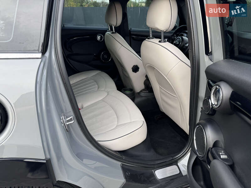 Хэтчбек MINI Hatch 2016 в Киеве