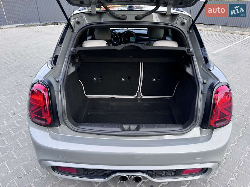 Хэтчбек MINI Hatch 2016 в Киеве