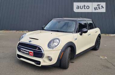 Хэтчбек MINI Hatch 2016 в Киеве