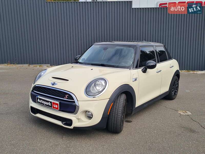 Хэтчбек MINI Hatch 2016 в Киеве