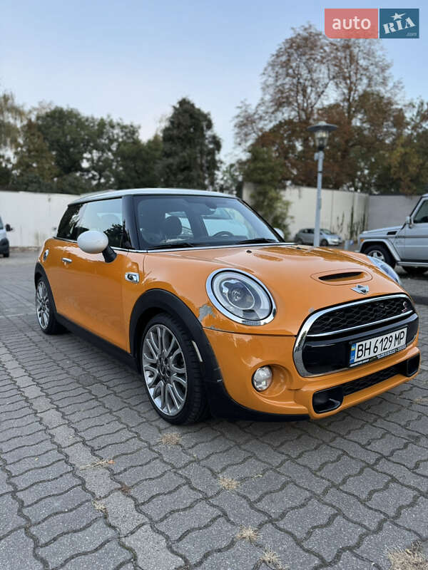 Хетчбек MINI Hatch 2015 в Львові