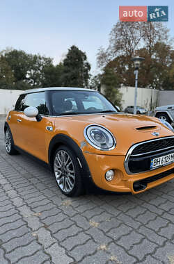 Хетчбек MINI Hatch 2015 в 
