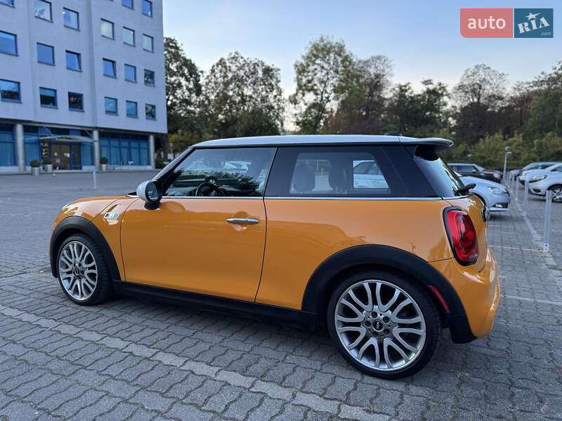 Хетчбек MINI Hatch 2015 в Львові