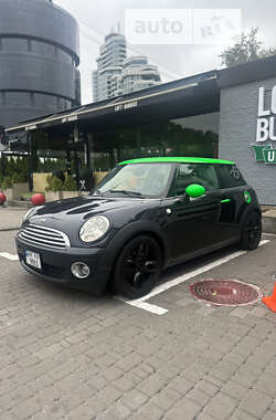 Хэтчбек MINI Hatch 2006 в Василькове