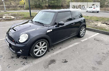 Хетчбек MINI Hatch 2007 в Пухівці