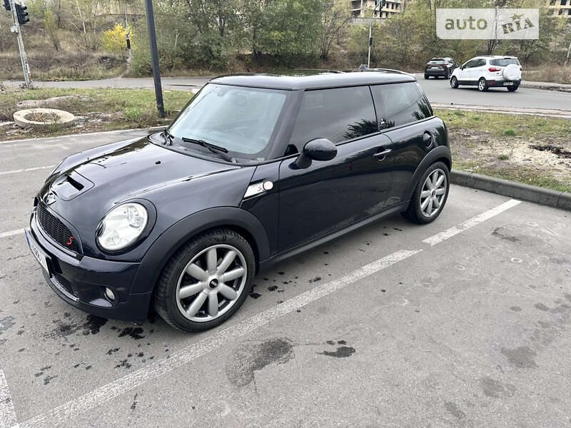 Хетчбек MINI Hatch 2007 в Пухівці
