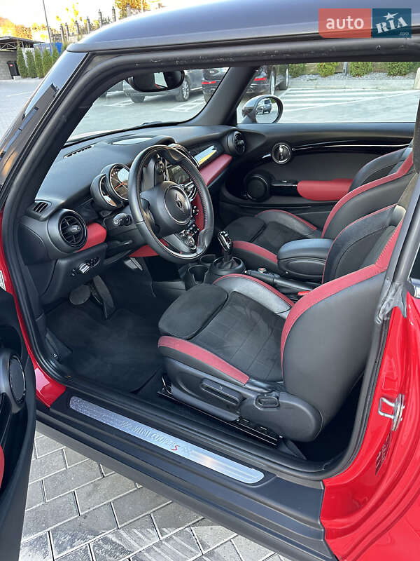 Хетчбек MINI Hatch 2019 в Рівному