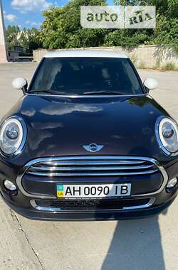 Хетчбек MINI Hatch 2015 в 