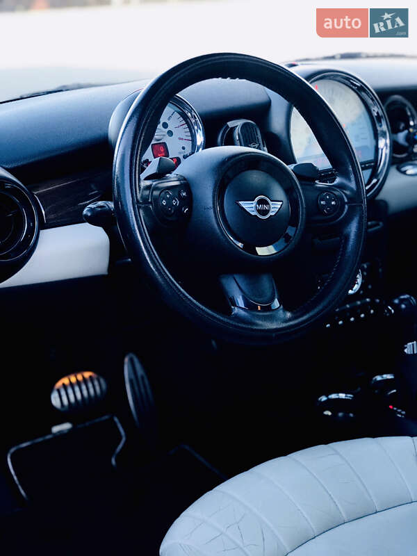 Хетчбек MINI Hatch 2012 в Полтаві