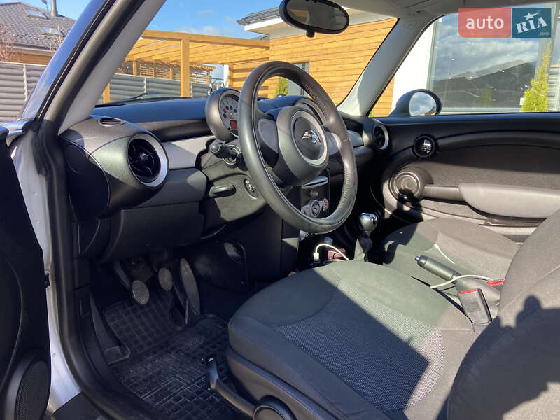 Хэтчбек MINI Hatch 2007 в Киеве