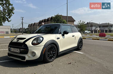 Хэтчбек MINI Hatch 2015 в Киеве