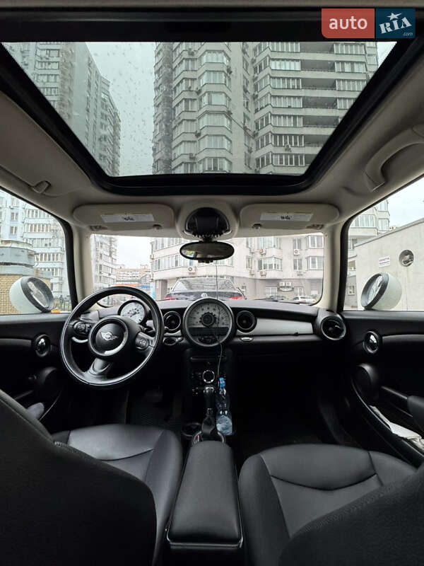 Хэтчбек MINI Hatch 2013 в Киеве фото 5 Хэтчбек MINI Hatch 2013 в Киеве