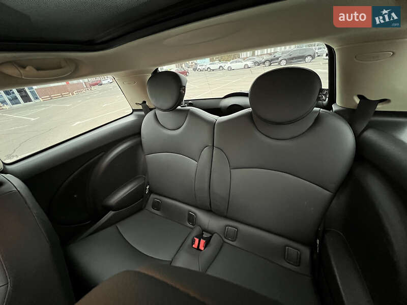 Хетчбек MINI Hatch 2011 в Умані
