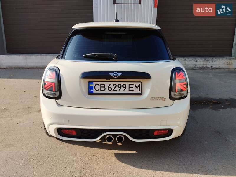 Хетчбек MINI Hatch 2018 в Чернігові