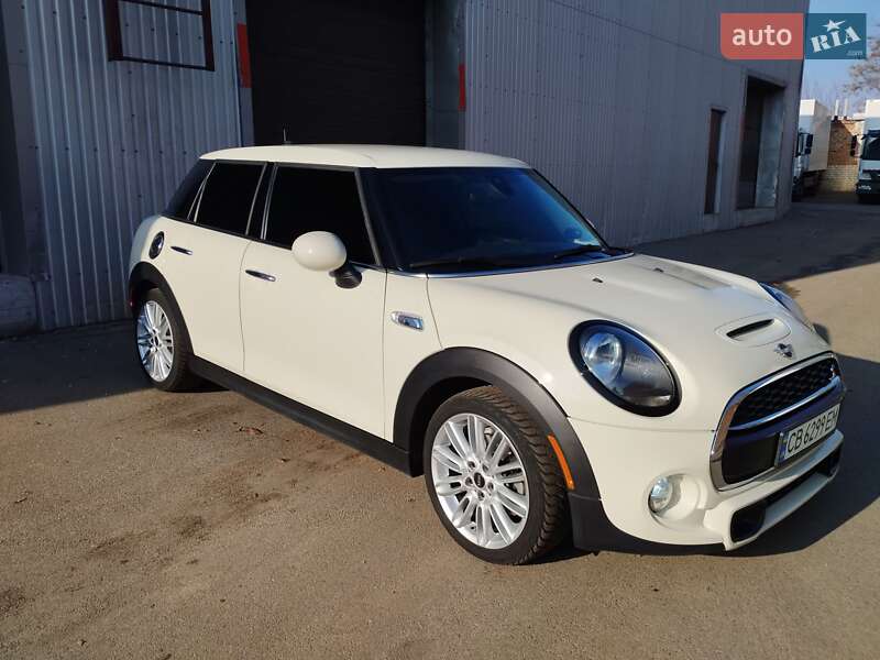 Хетчбек MINI Hatch 2018 в Чернігові