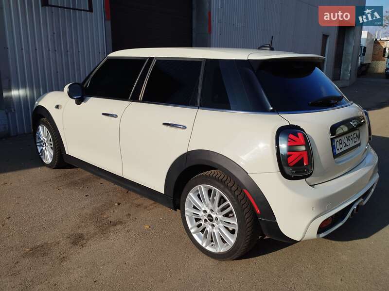 Хетчбек MINI Hatch 2018 в Чернігові