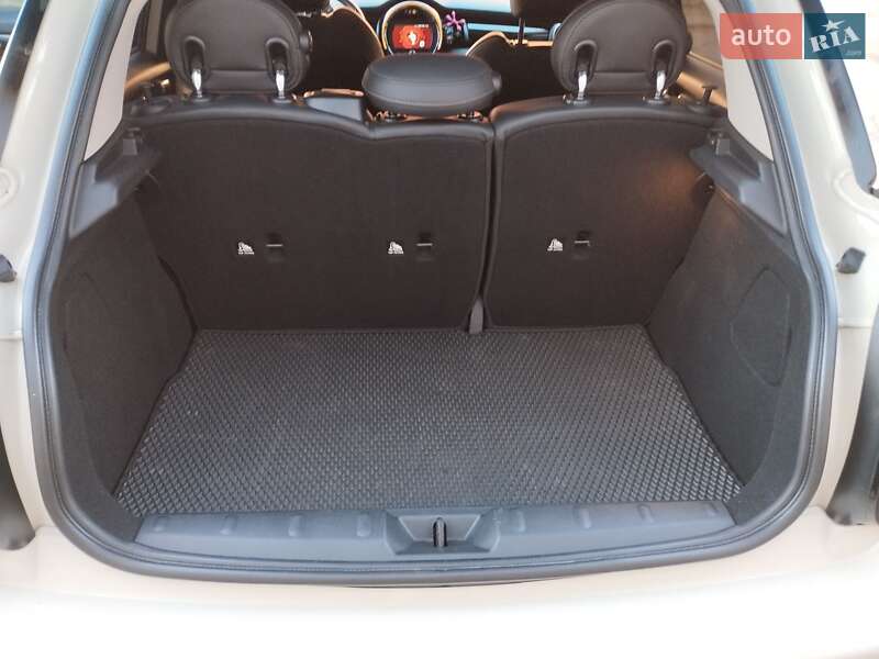 Хетчбек MINI Hatch 2018 в Чернігові