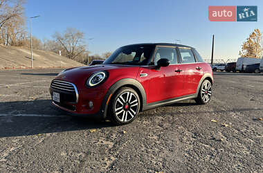 Хэтчбек MINI Hatch 2019 в Киеве