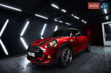 Хетчбек MINI Hatch 2014 в 