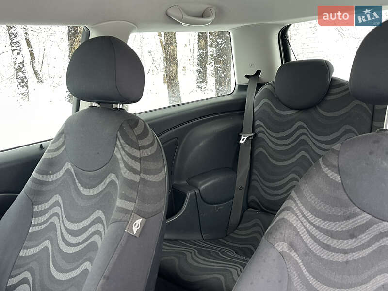 Хетчбек MINI Hatch 2003 в Житомирі