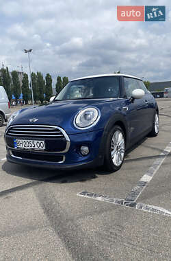 Хэтчбек MINI Hatch 2016 в Киеве