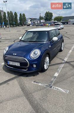 Хэтчбек MINI Hatch 2016 в Киеве