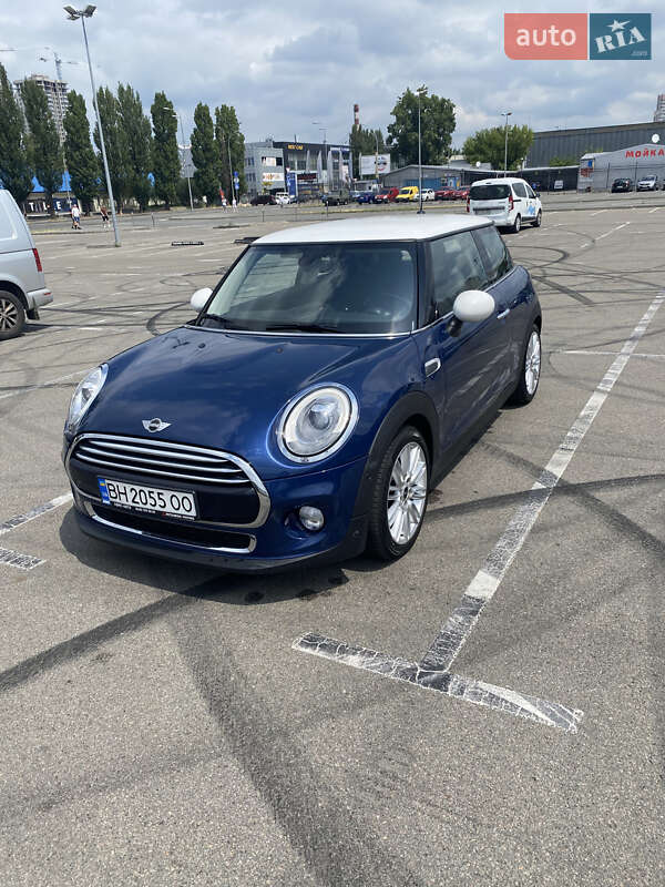 Хэтчбек MINI Hatch 2016 в Киеве