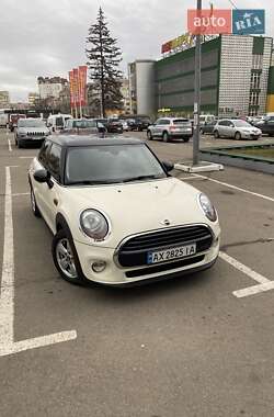 Хэтчбек MINI Hatch 2016 в Ивано-Франковске