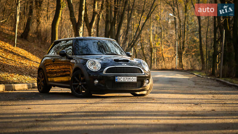 Хэтчбек MINI Hatch 2009 в Львове