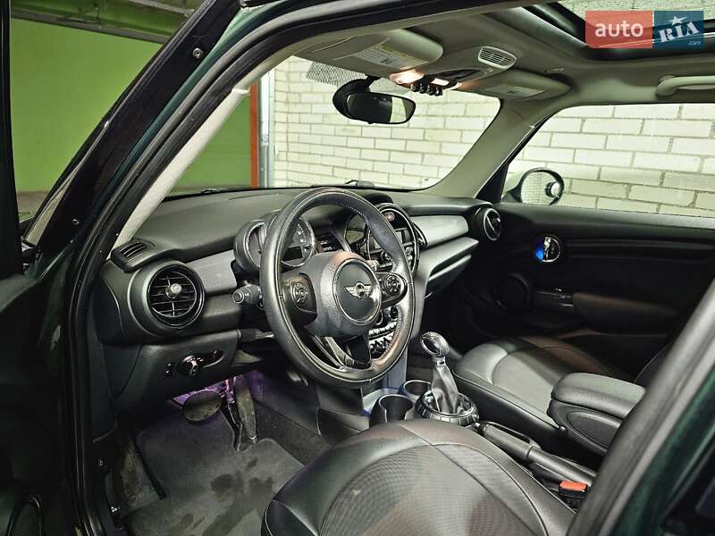 Хетчбек MINI Hatch 2015 в Львові