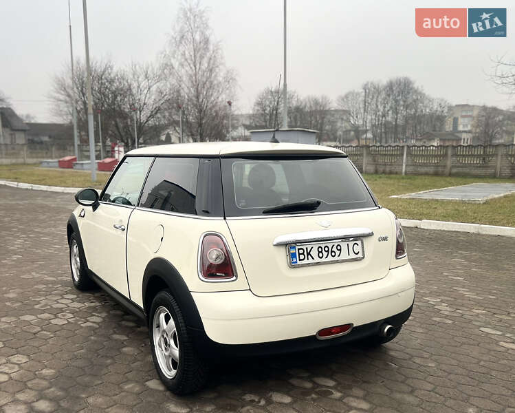 Хетчбек MINI Hatch 2008 в Рівному