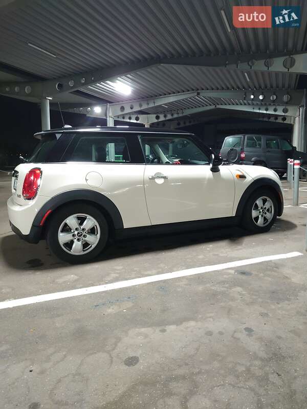 Хетчбек MINI Hatch 2015 в Кривому Розі