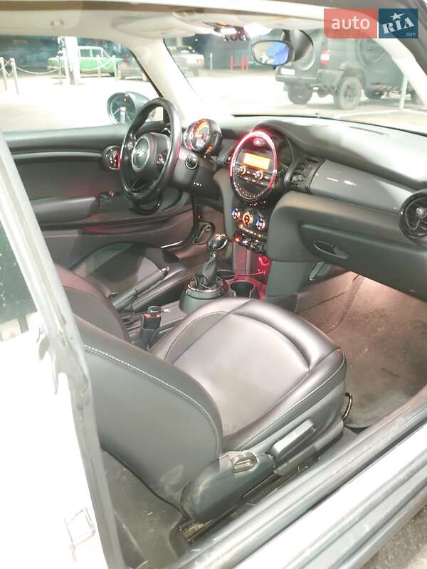Хетчбек MINI Hatch 2015 в Кривому Розі