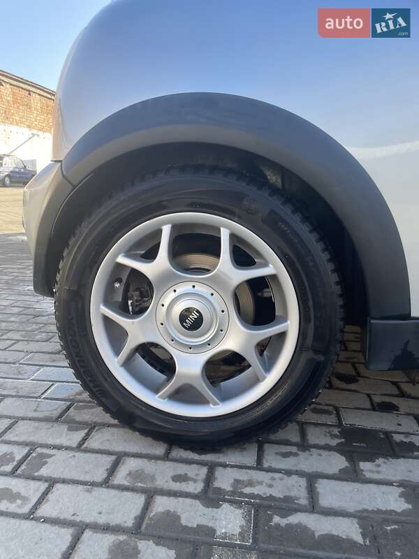 Хетчбек MINI Hatch 2003 в Чернівцях