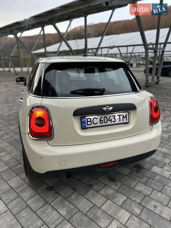 Хэтчбек MINI Hatch 2016 в Львове