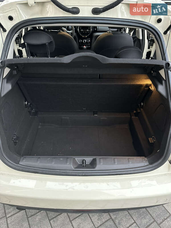 Хэтчбек MINI Hatch 2016 в Львове