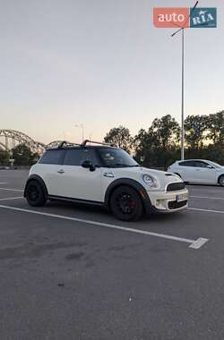 Хэтчбек MINI Hatch 2012 в Киеве