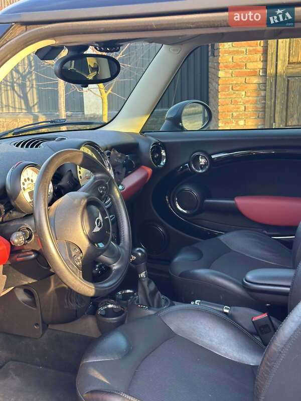 Хетчбек MINI Hatch 2013 в Ужгороді