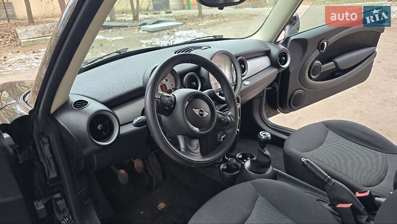 Хэтчбек MINI Hatch 2013 в Чернигове