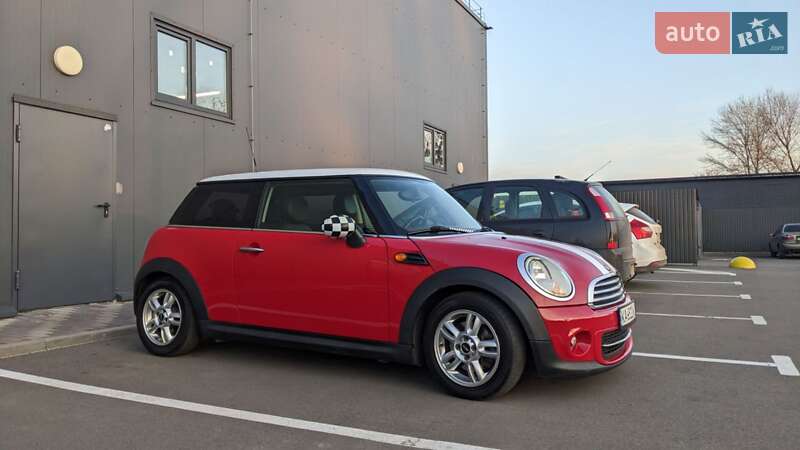 Хетчбек MINI Hatch 2012 в 