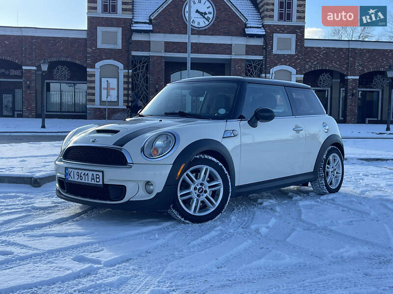 Хэтчбек MINI Hatch 2012 в Киеве