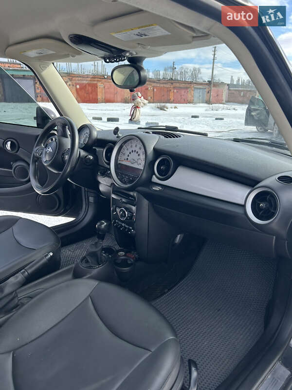 Хэтчбек MINI Hatch 2013 в Чернигове