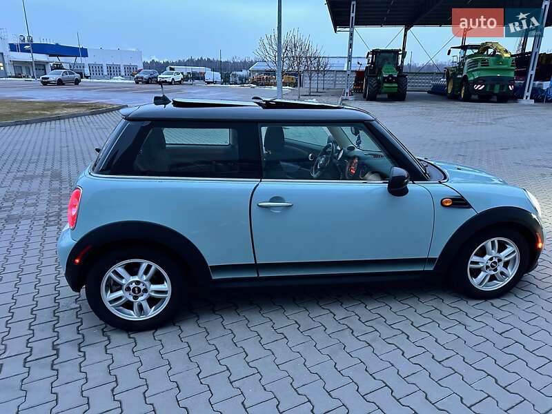 Хетчбек MINI Hatch 2011 в Вишневому фото 6 Хетчбек MINI Hatch 2011 в Вишневому